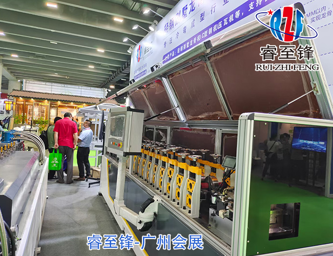 拉鉚和螺絲鏈接哪個(gè)好？輕鋼別墅設(shè)備廠家